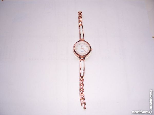 TRES BELLE MONTRE FEMME NEUVE 10 Soullans (85)