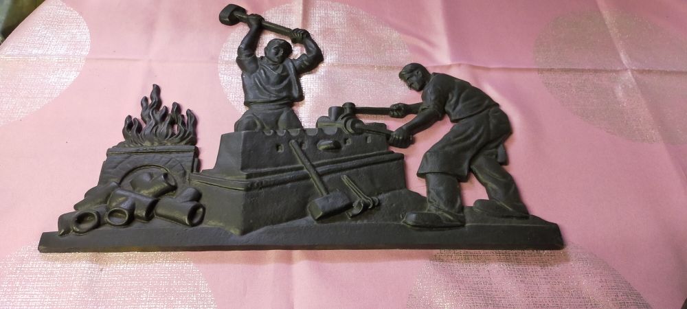 Tr�s belle plaque en fonte. 35 Bollwiller (68)