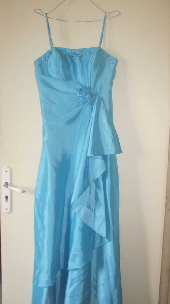 Très belle robe de soirée bleu 35 Andrésy (78)