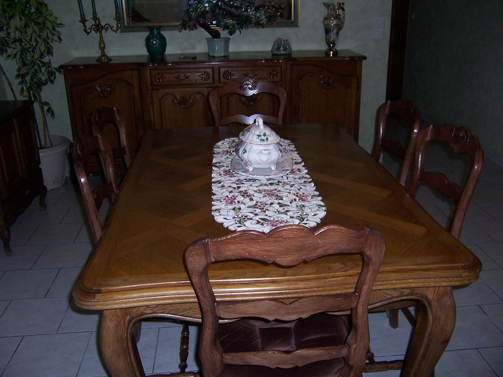 Tr�s belle salle � manger en ch�ne 450 Caffiers (62)