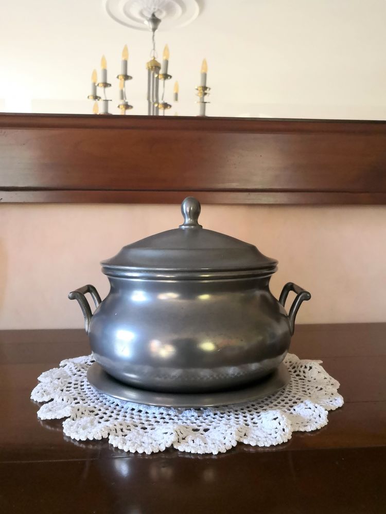 tr�s belle soupi�re et plat �tain 95% 69 Tournefeuille (31)