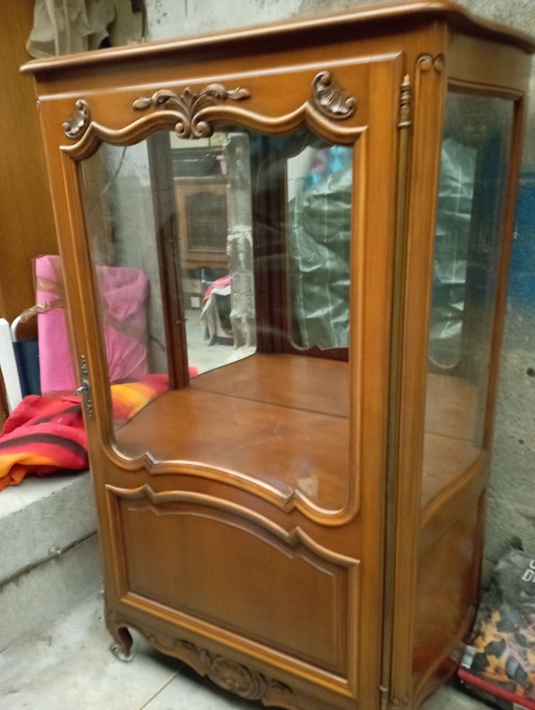 Tr�s belle verri�re ou vitrine style louis xvl
En merisier 250 Caudry (59)