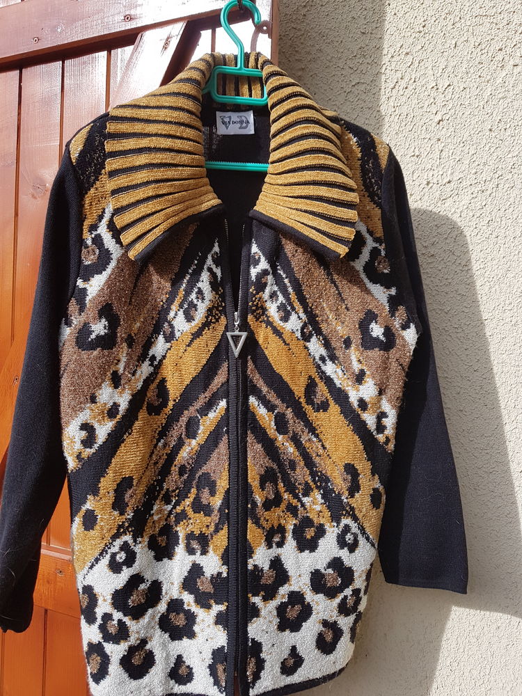 Tr�s belle veste laine et 
10 Cahors (46)