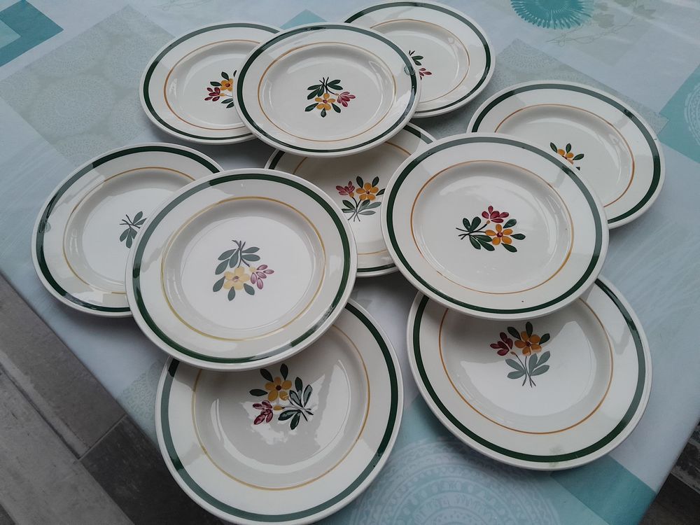Lot de 10 tr�s belles assiettes a dessert Vintage d�cor main 29 Saint-Yrieix-sur-Charente (16)