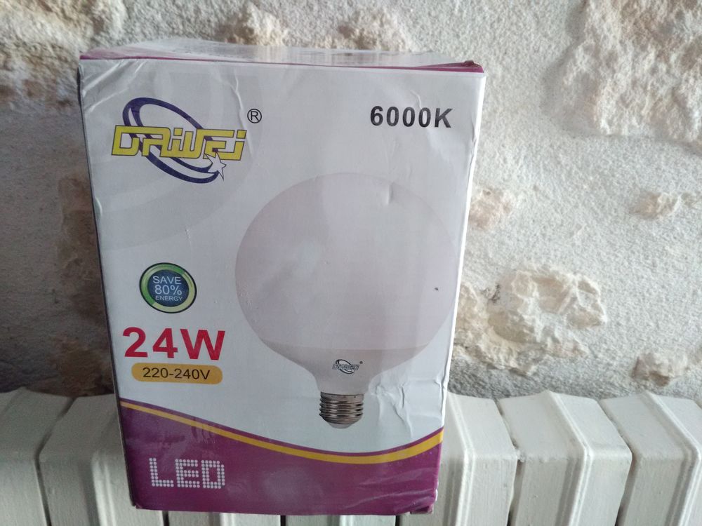 Tr�s belles Lampes boules d�coratives � LED  24W 12 Blaye (33)