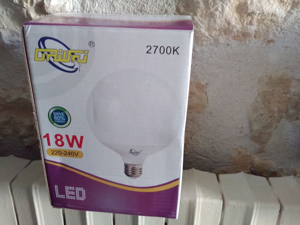 Tr�s belles Lampes boules boules  d�coratives 18W Led 12 Blaye (33)