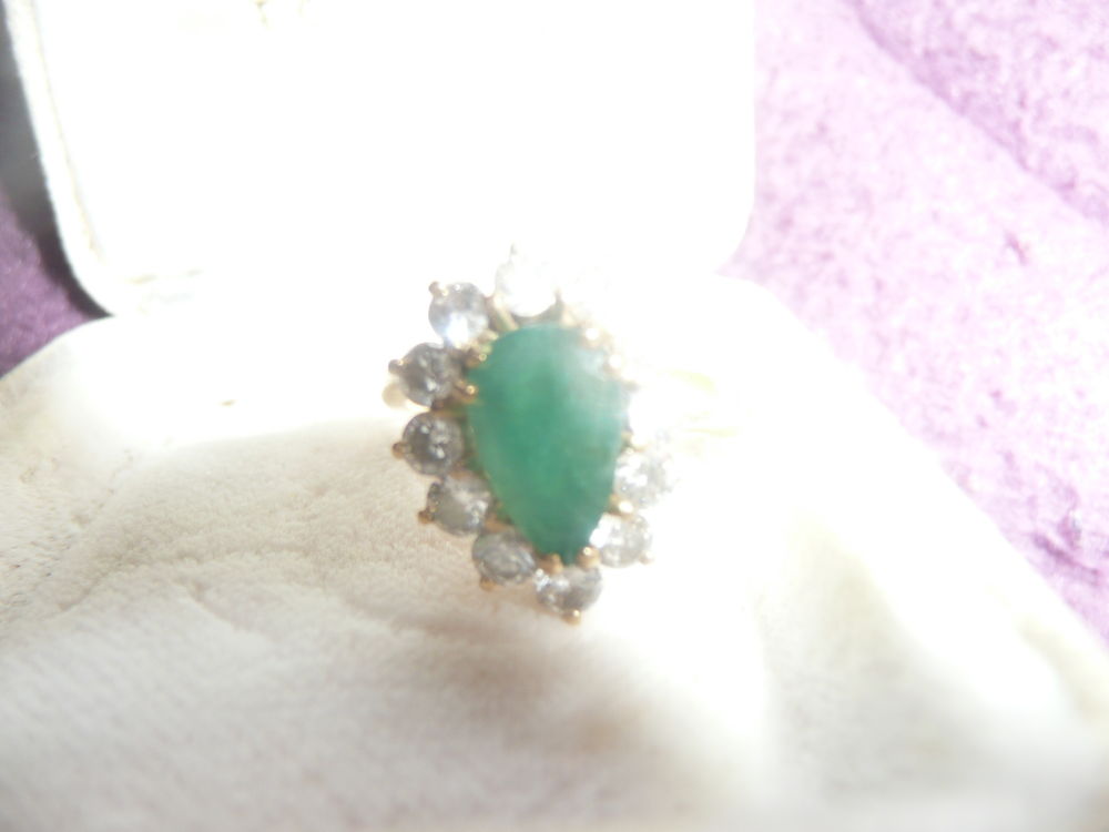 tres bellles emeraude sertie de 12 diaments valeur achat 900 Marseille 11 (13)