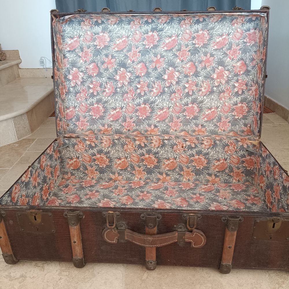 Tr�s Grande et  belle Malle Ancienne et vintage 120 Saint-Hippolyte (17)