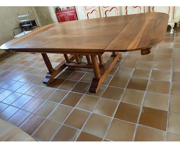 tr�s grande table en noyer massif 1500 Charleval (13)