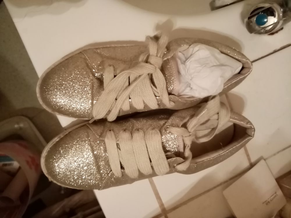 tres joli basket couleur brillant dor� neuf tr�s bon 45 Marseille 1 (13)