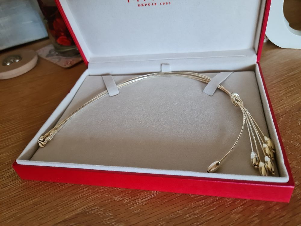 Tr�s joli collier en argent neuf dans bo�tier 50 Oullins (69)