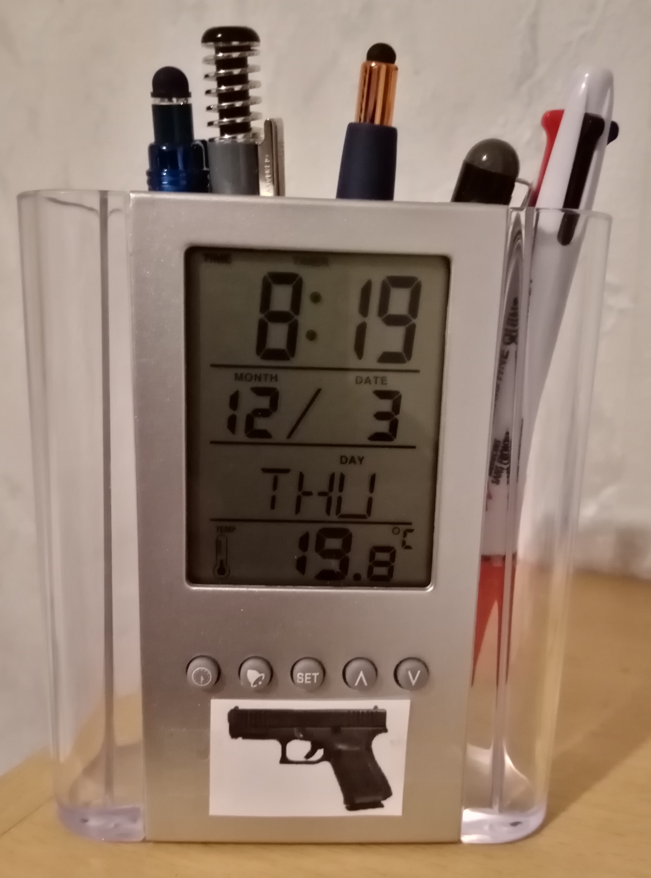 Tr�s joli pot � crayons offrant divers th�mes 53 Rennes (35)