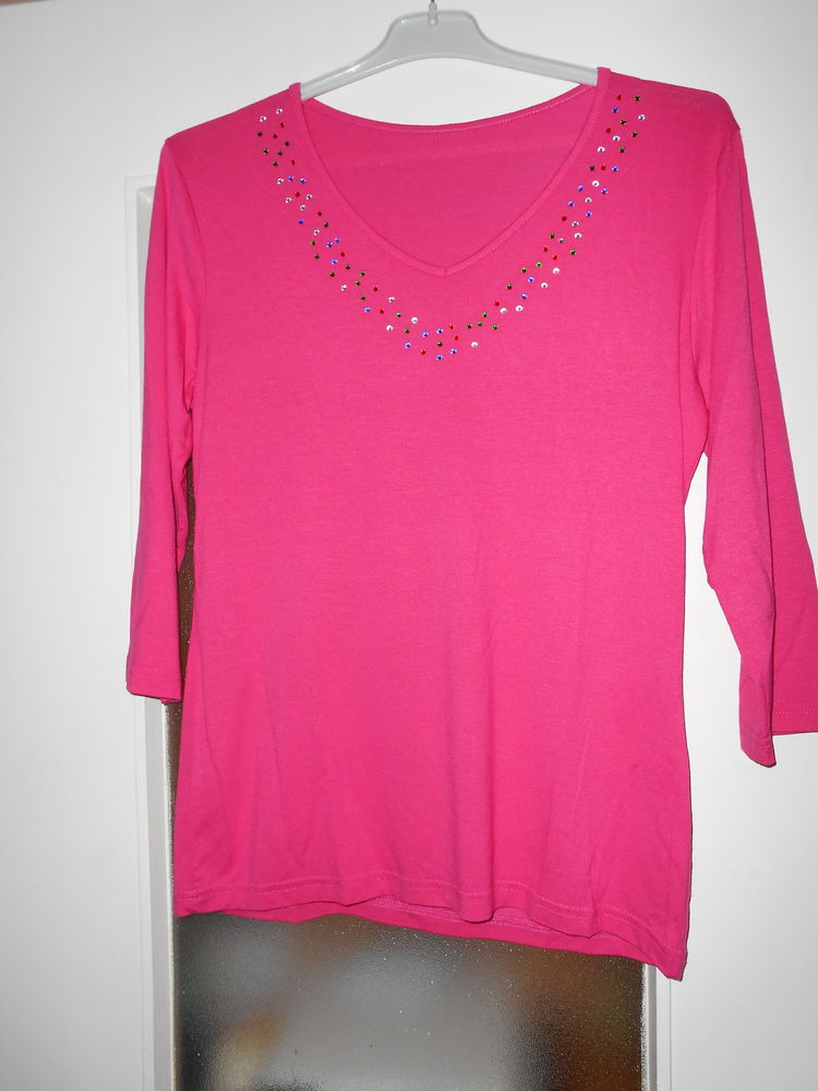 Tr�s joli haut Taille 36/38 /S/M 15 Rennes (35)