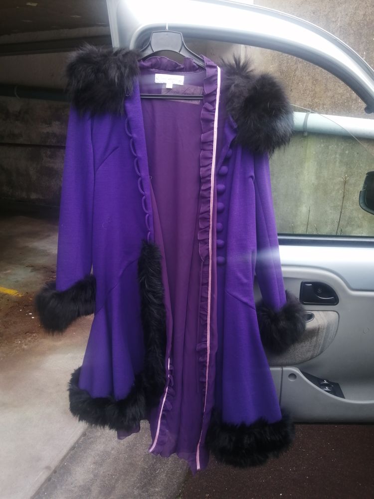 TRES JOLI MANTEAU 80 Angers (49)