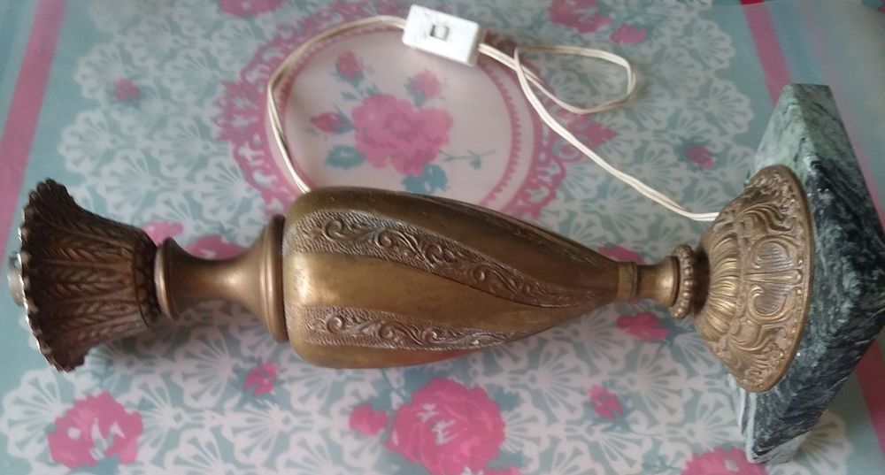 Tr�s joli pied de lampe de salon en bronze 50 Meximieux (01)