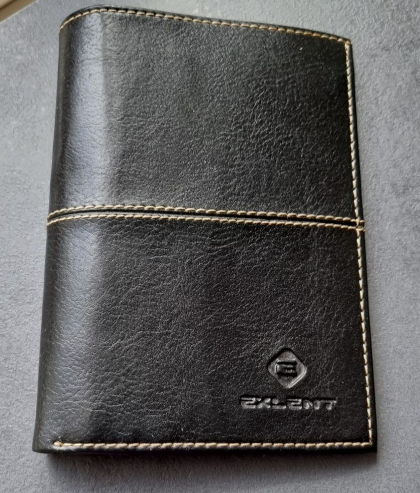 Très joli portefeuille noir NEUF 5 Oullins (69)