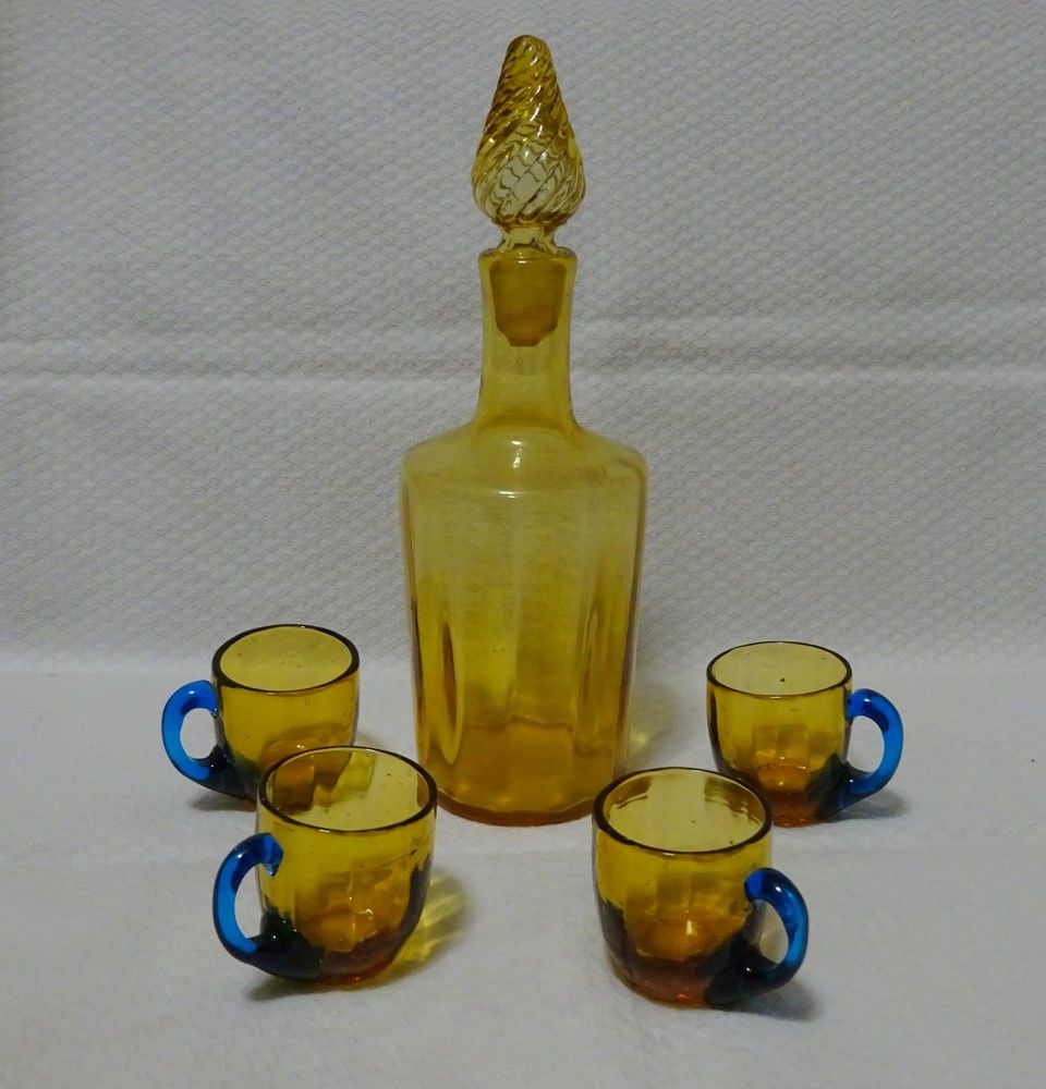 Tr�s joli service � liqueur XIXe en verre de couleur marron 24 Mondragon (84)