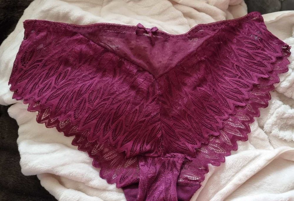 Tr�s joli Shorty violet fonc�. Taille XXL 30 Oullins (69)