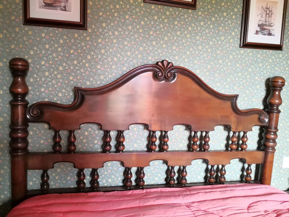 tr�s joli lit en sycomore avec deux chevets assortis. 230 Tournefeuille (31)