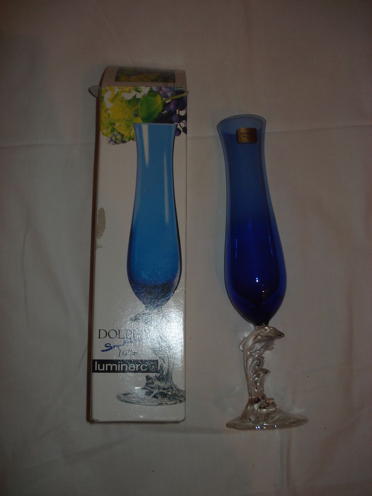 très joli vase bleu avec pied dauphin transparent 7 Mérignies (59)