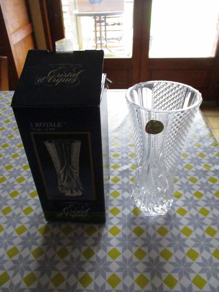 très joli vase en cristal avec son emballage et autre modèle 16 Mérignies (59)
