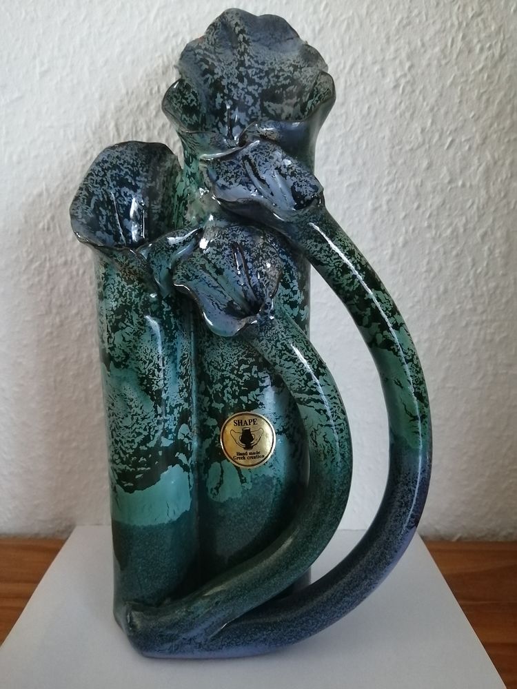 Tr�s joli vase sculpt�  SHAPE Hand made greek creation  27 Habsheim (68)