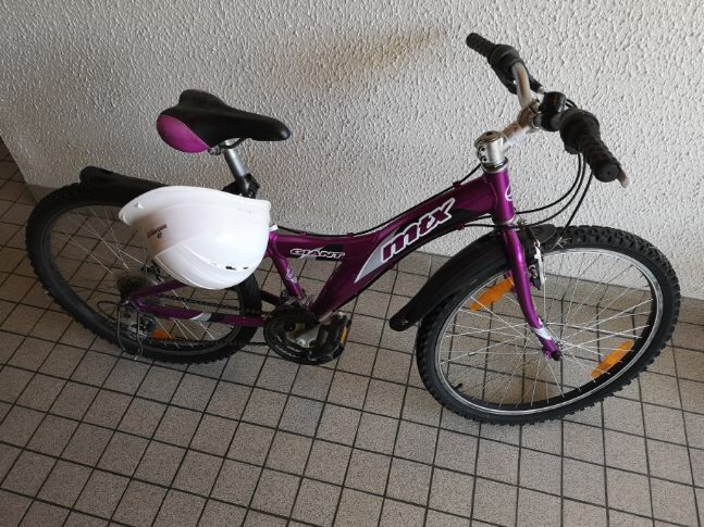 Tr�s joli v�lo en parfait �tat   casque offert 75 Mitry-Mory (77)