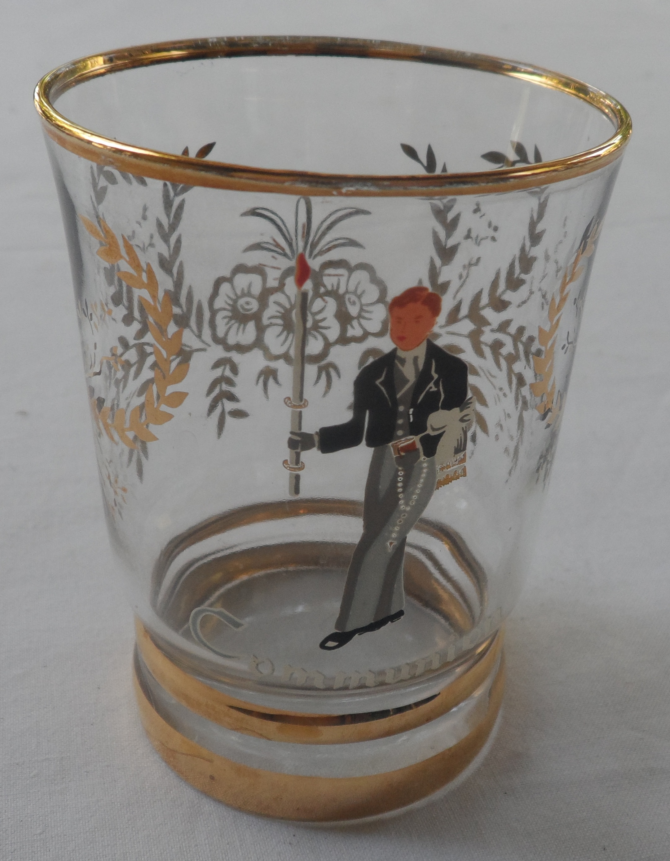 Tr�s joli verre communion d�cor� avec des filets d'or fin 15 Castries (34)