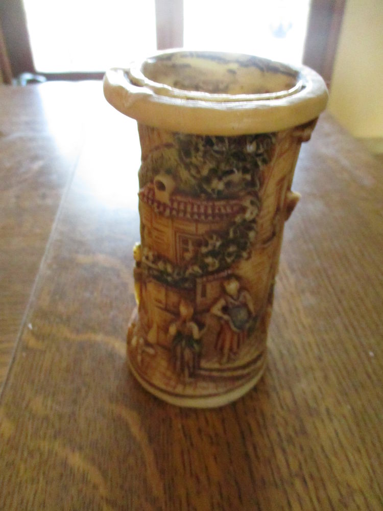 tr�s jolie bougie avec personnages et ch�teau - 14 x 7,5 cm 0 M�rignies (59)