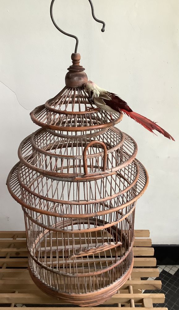 Tr�s jolie cage � oiseaux artisanale rapport�e de Singapour 110 Bordeaux (33)