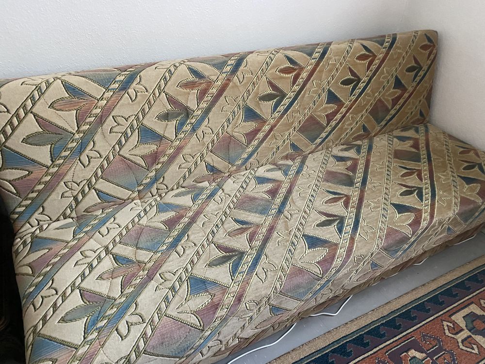 Tr�s jolie canap� convertible en bois. 60 Strasbourg (67)