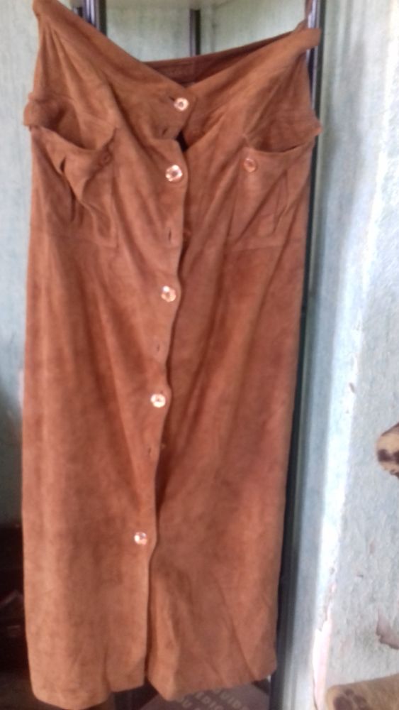 Très jolie jupe velours couleur rouille doublée t.38 35 Gaillard (74)