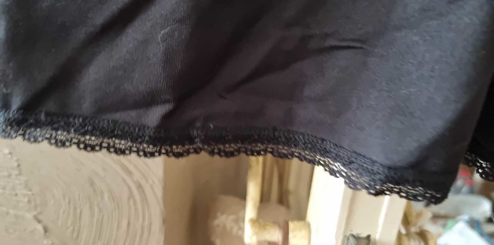 Tr�s jolie nuisette rouge et noir Taille 42.44 15 Oullins (69)