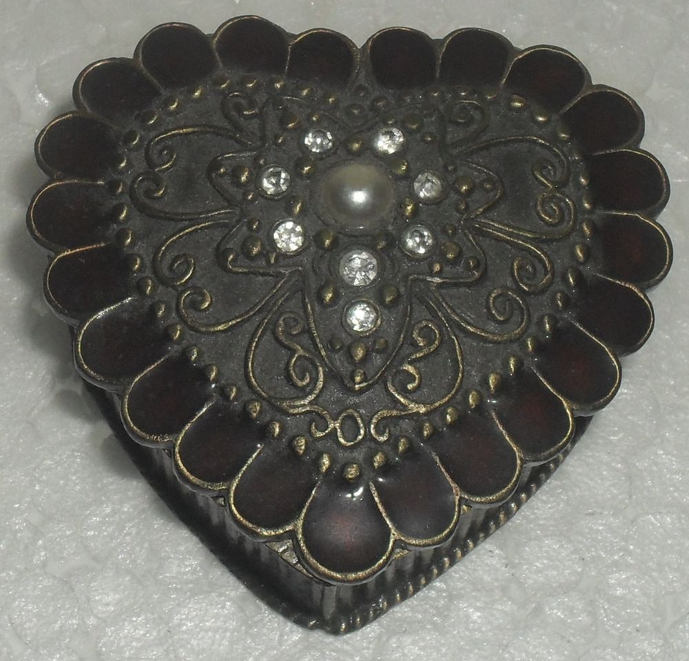 Tr�s jolie et originale Bo�te en forme de C?ur 25 Montreuil (93)