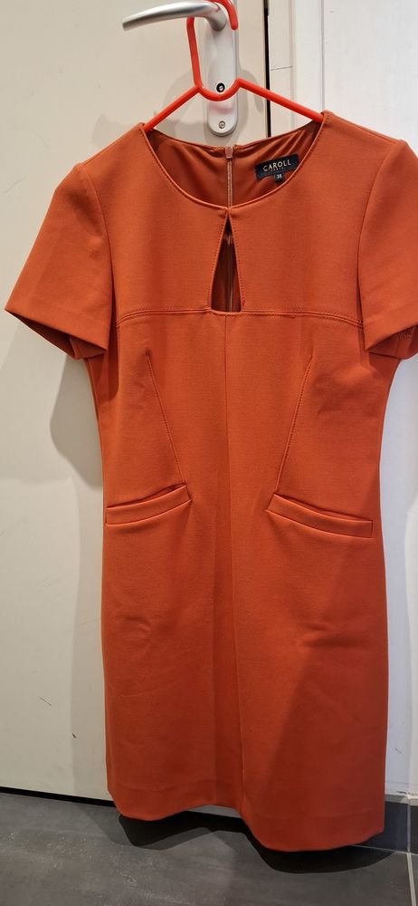 TRES JOLIE ROBE CAROLL 40 Le Sourn (56)