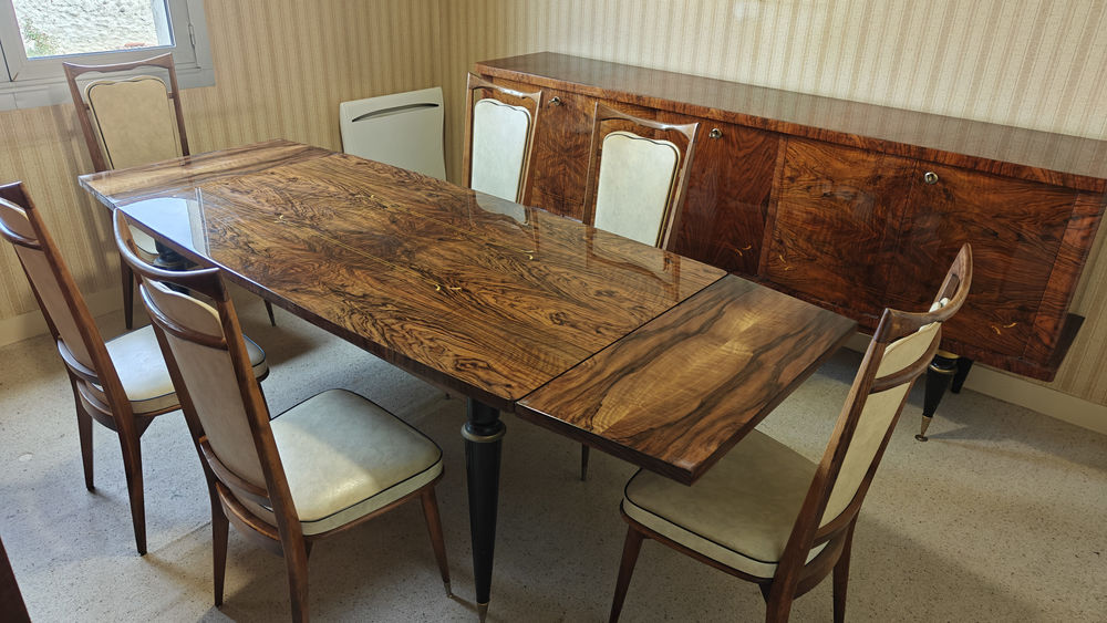 Tr�s jolie salle a Manger en Noyer Vernis1968 M�daill� Or 0 M�zi�res-sur-Seine (78)