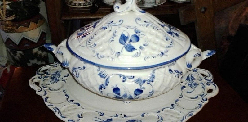 tr�s jolie soupi�re avec son plat 20 Vrigne-aux-Bois (08)