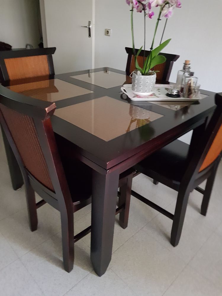 TR�S JOLIE TABLE EN BOIS TECK AVEC QUATRE CHEESE. 0 Meaux (77)