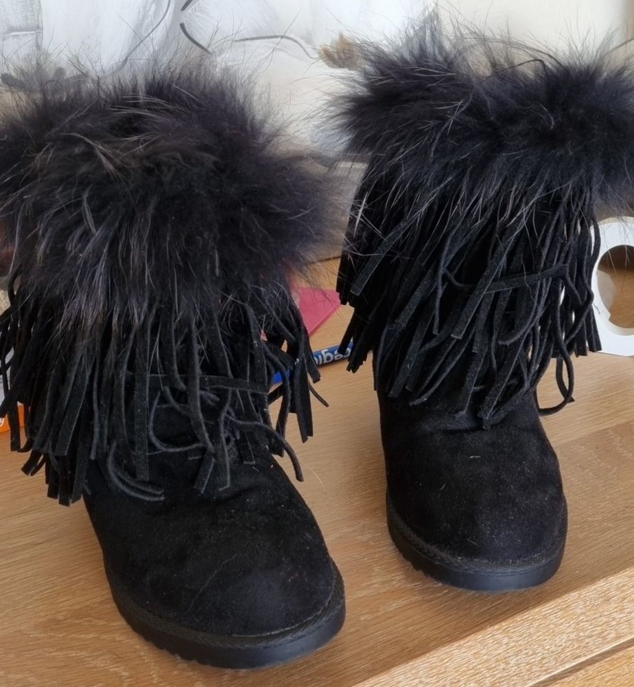 Tr�s jolies boots NEUVES P 39 15 Oullins (69)