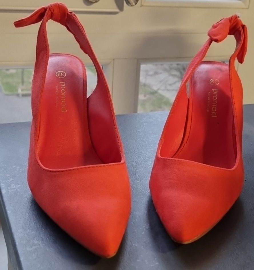 Tr�s jolis escarpins corail neuf. Pointure 39 20 Oullins (69)