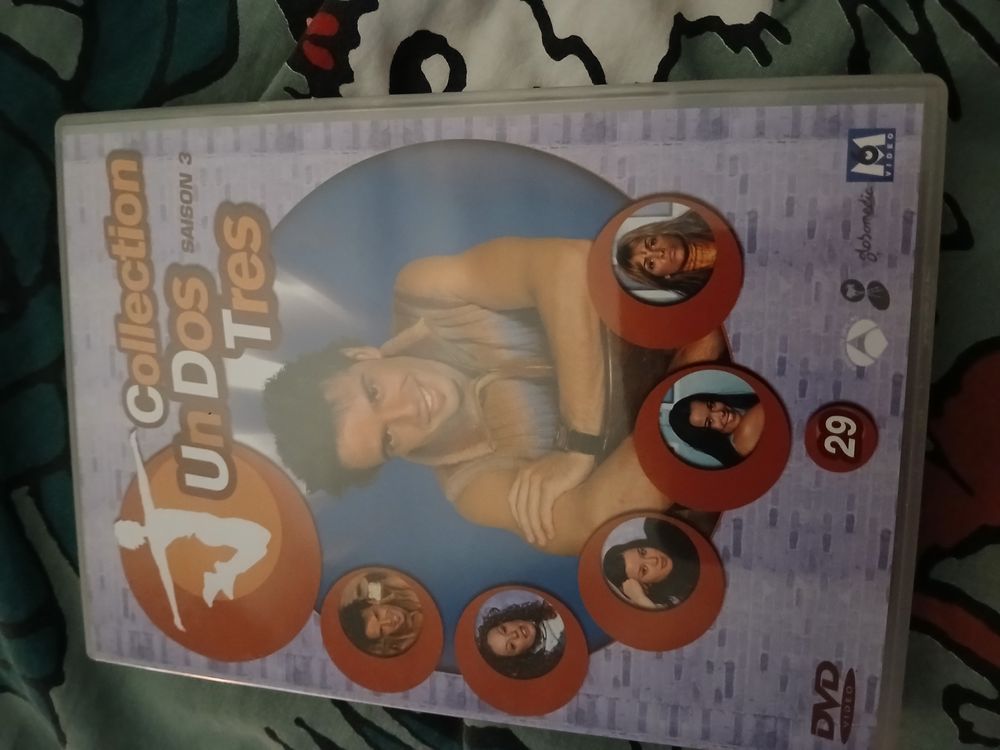 DVD UN DOS TRES
DVD 29
SAISON 3
5 Triel-sur-Seine (78)