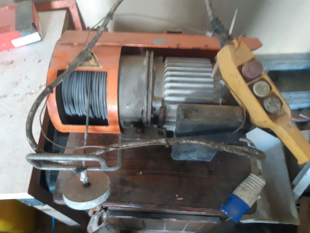 treuil �lectrique 220 volt 160 Langonnet (56)