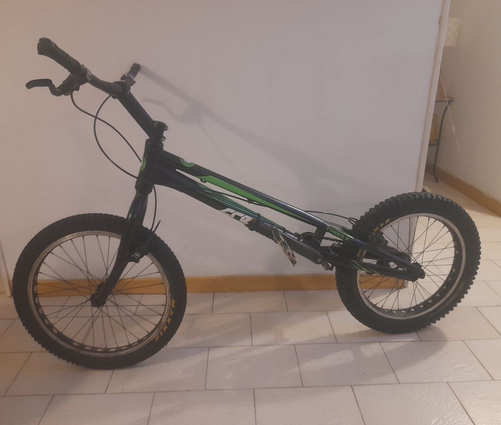 VTT Trial Crewkerz Freed 2 200 Montpellier (34)