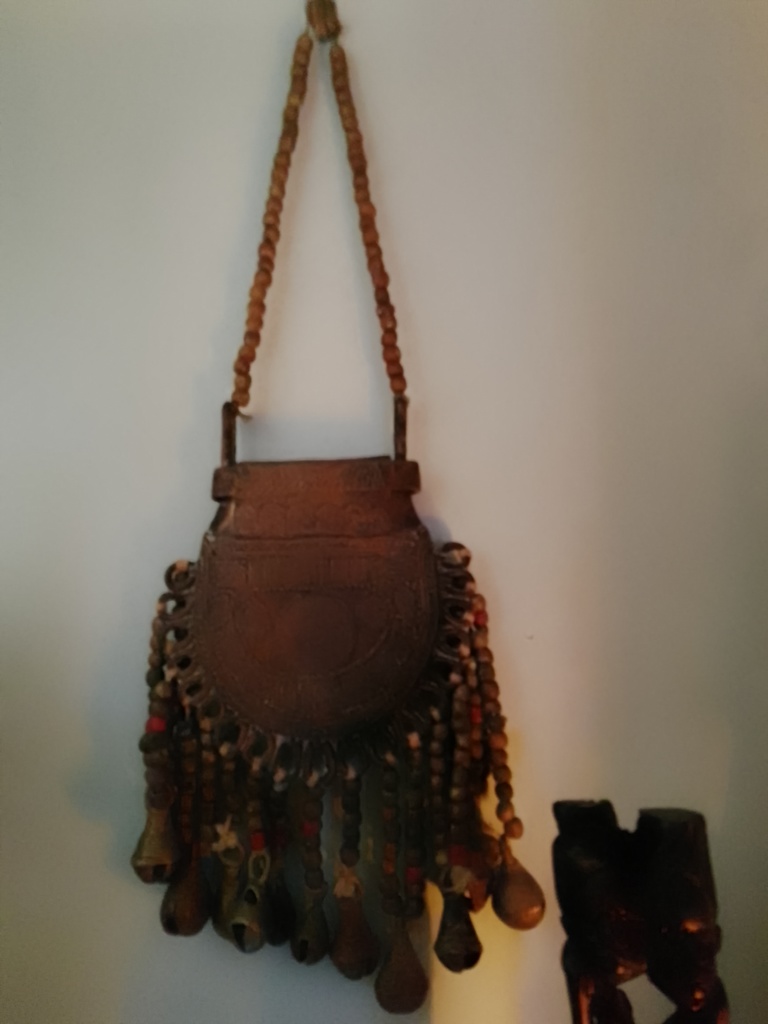 Sac Tribal D�coratif avec Grelots et Perles 250 Boll�ne (84)