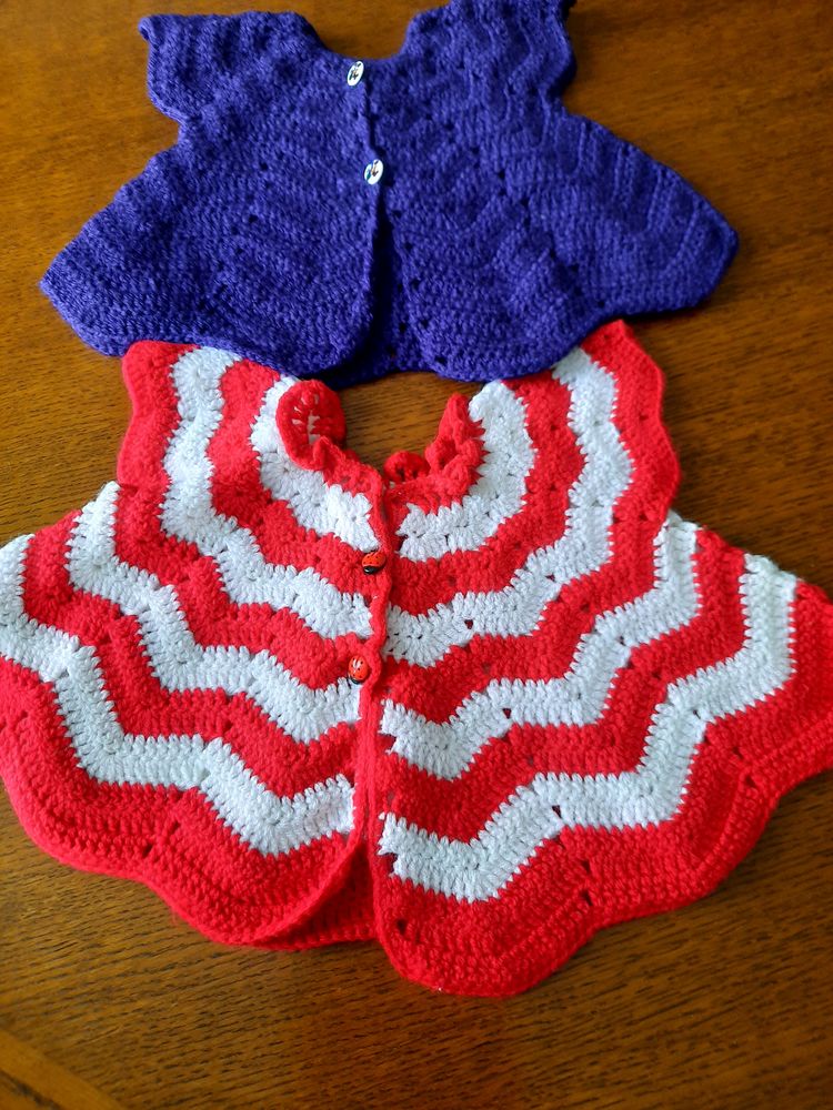 Tricot�s main - Gilets b�b� - 6 - 9 mois - NEUF - 10 Vers-sur-Selles (80)