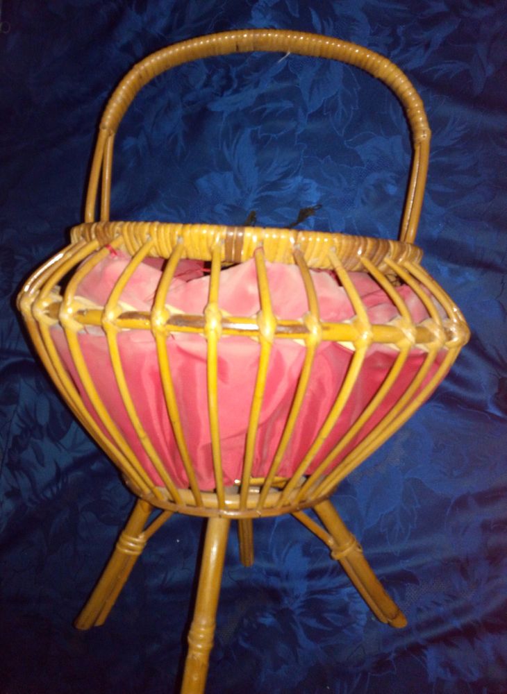 tricoteuse en rotin vintage ann�e 1960 30 Dourdan (91)