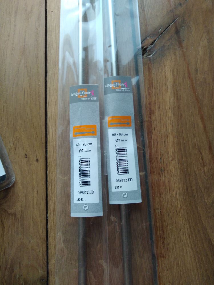 Tringles rideaux+embouts+supports. 20 Sainte-Th�rence (03)