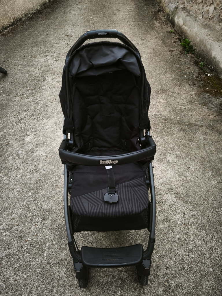 Trio Poussette Compacte Noire en Bon �tat 250 Dammarie-les-Lys (77)