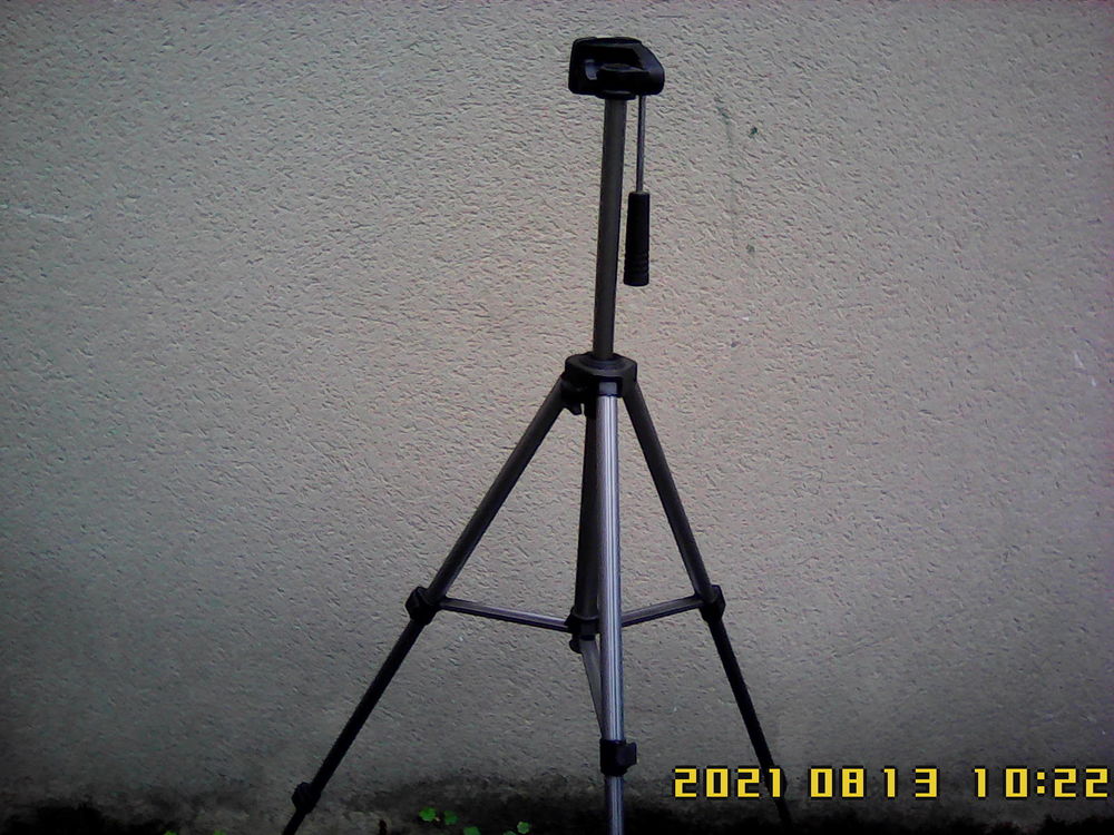 Tripode en aluminium Vanguard PT 168. hauteur 1,25 m. 50 Noailhac (81)