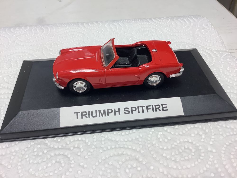 TRIUMPH SPITFIRE' voiture miniature 6 Al�s (30)
